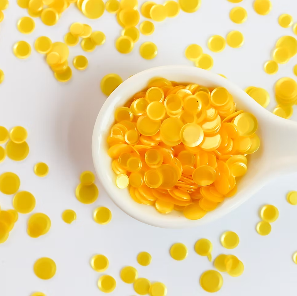 Yellow flat sequins for shaker cards