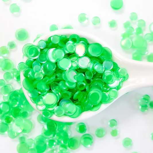 Green confetti sequins for shaker cards
